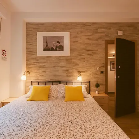 Guest house Europe Station House *